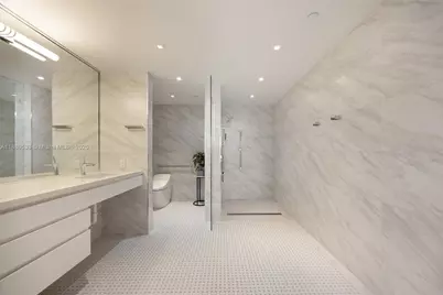 1000 S Pointe Dr #703, Miami Beach, FL 33139 - Photo 25