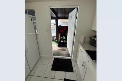 276 E 12th St, Hialeah, FL 33010 - Photo 23