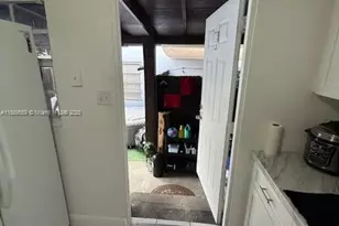 276 E 12th St, Hialeah, FL 33010 - Photo 23