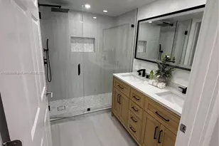 201 Golden Isles Dr, Hallandale Beach, FL 33009 - Photo 19