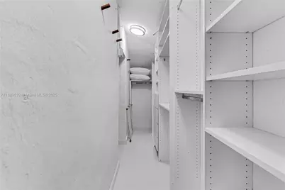 8 Century Ln, Miami Beach, FL 33139 - Photo 35