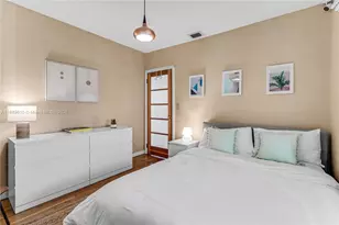 8 Century Ln, Miami Beach, FL 33139 - Photo 29