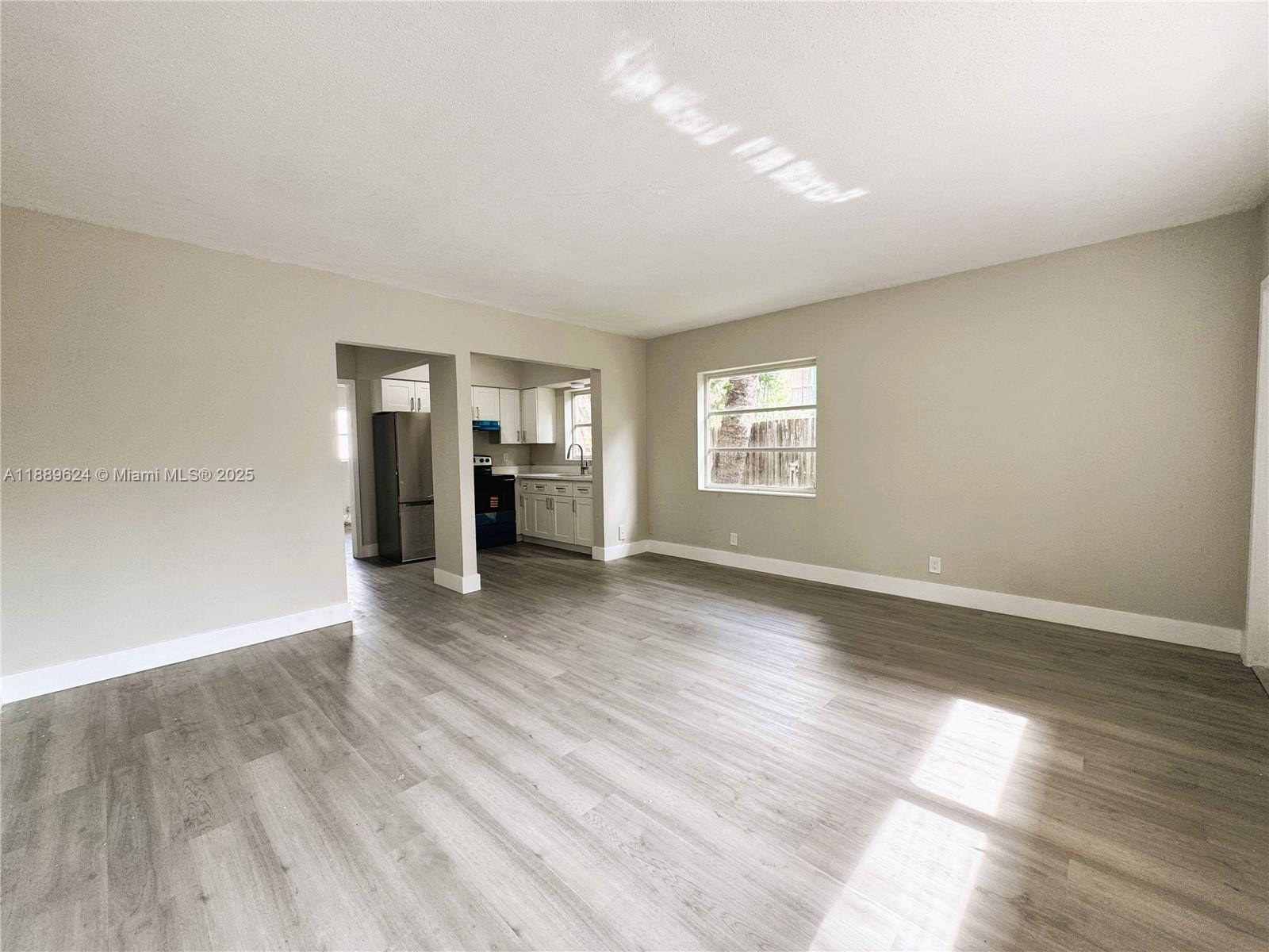 4317 NE 21st Ave #4 main architectural view
