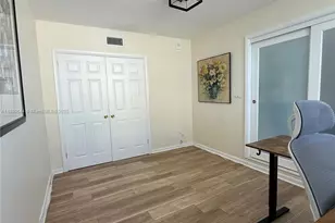 5001 Collins Ave, Miami Beach, FL 33140 - Photo 11