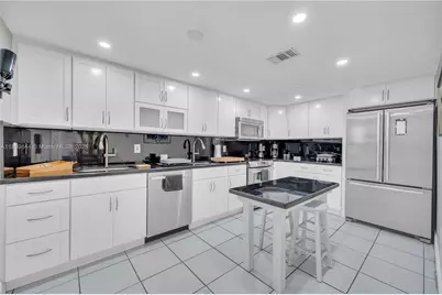 5001 Collins Ave #16F, Miami Beach, FL 33140 - Photo 3