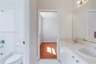 8450 NW 113th Passage, Doral, FL 33178 - Photo 23