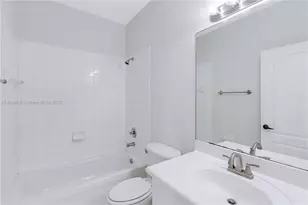 8450 NW 113th Passage, Doral, FL 33178 - Photo 15