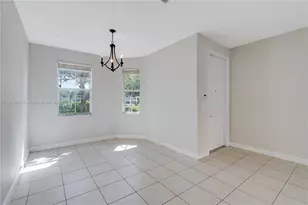8450 NW 113th Passage, Doral, FL 33178 - Photo 5