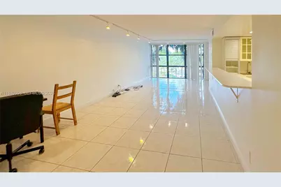 800 Parkview Dr #323, Hallandale Beach, FL 33009 - Photo 11