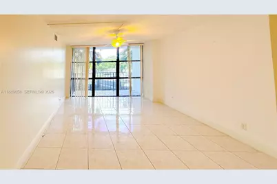 800 Parkview Dr #323, Hallandale Beach, FL 33009 - Photo 7