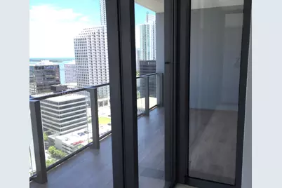 68 SE 6th St #1809, Miami, FL 33131 - Photo 3