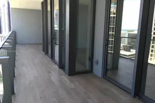 68 SE 6th St, Miami, FL 33131 - Photo 13