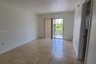 445 SW 11th St, Miami, FL 33130 - Photo 11