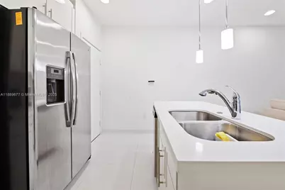 [Address not provided], Miami, FL 33180 - Photo 9