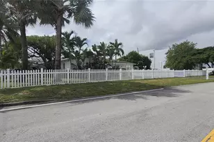 200 NW 9th St, Boca Raton, FL 33432 - Photo 51