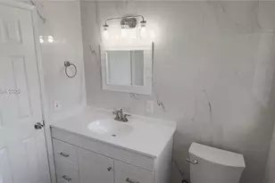 200 NW 9th St, Boca Raton, FL 33432 - Photo 21