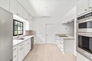 1426 Robbia Ave, Coral Gables, FL 33146 - Photo 11