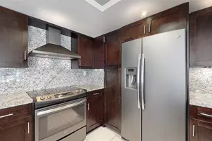 1000 Parkview Dr, Hallandale Beach, FL 33009 - Photo 11