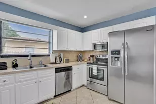 208 SW 2nd Ave, Hallandale Beach, FL 33009 - Photo 23