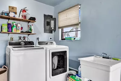208 SW 2nd Ave, Hallandale Beach, FL 33009 - Photo 13