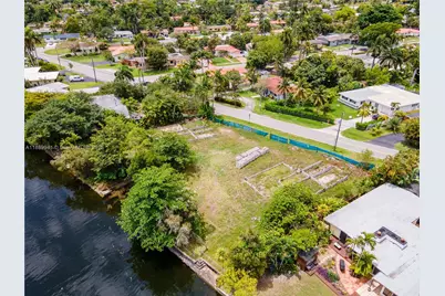 11595 W Biscayne Canal Rd, Miami, FL 33161 - Photo 9