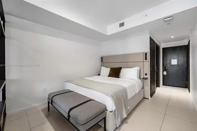 398 NE 5th St #1407, Miami, FL 33132 - Photo 9