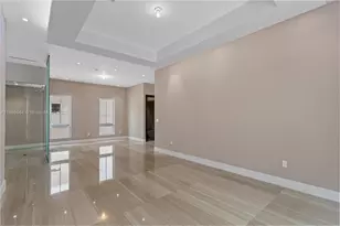 8415 NW 34th Dr, Doral, FL 33122 - Photo 9