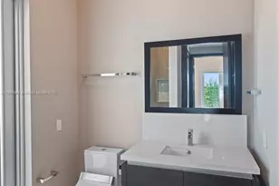 8415 NW 34th Dr, Doral, FL 33122 - Photo 35