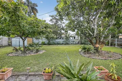 160 NW 34th St, Oakland Park, FL 33309 - Photo 29