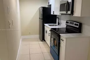 2377 W 66th Pl, Hialeah, FL 33016 - Photo 11