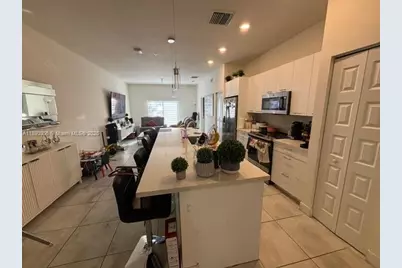 8055 NW 104th Ave #4, Doral, FL 33178 - Photo 5