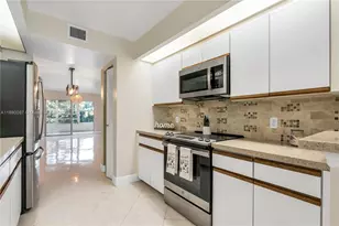 900 SW 125th Way, Pembroke Pines, FL 33027 - Photo 9