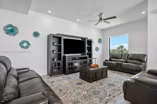 332 Balboa St, Hollywood, FL 33019 - Photo 25
