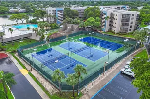 1100 Colony Point Cir, Pembroke Pines, FL 33026 - Photo 33