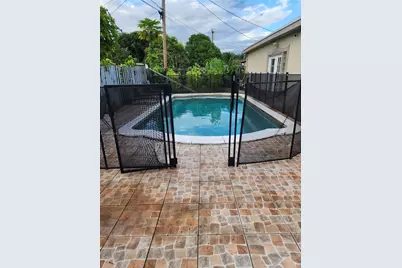 4361 NW 35th Ave, Lauderdale Lakes, FL 33309 - Photo 9