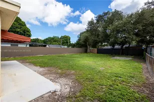 1852 NW 85th St, Miami, FL 33147 - Photo 17