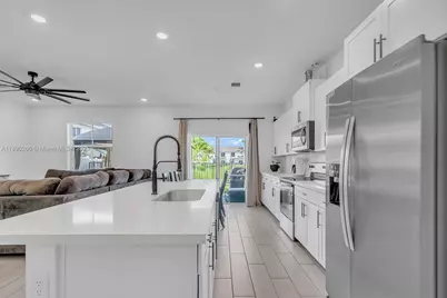 1772 SE 8th Ter, Homestead, FL 33034 - Photo 7