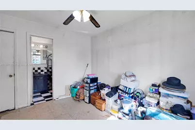 715 NW 9th Ave, Florida City, FL 33034 - Photo 13
