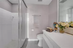 2737 S Oakland Forest Dr, Oakland Park, FL 33309 - Photo 23