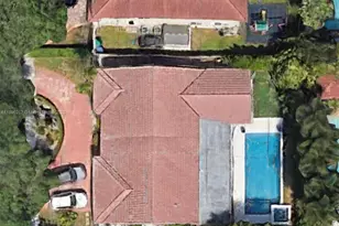 16841 NW 80th Ct, Miami Lakes, FL 33016 - Photo 5