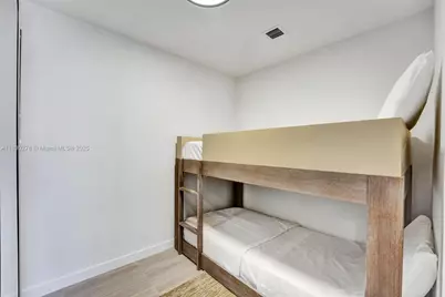 580 72 Street #1001, Miami Beach, FL 33141 - Photo 15