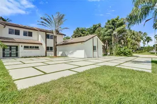 2181 SW 117th Terrace, Davie, FL 33325 - Photo 3