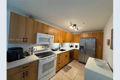 7501 E Treasure Dr #7L, North Bay Village, FL 33141 - Photo 13