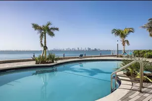 7501 E Treasure Dr, North Bay Village, FL 33141 - Photo 25
