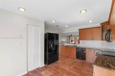 20003 NE 6th Ct Cir #N/A, Miami, FL 33179 - Photo 9