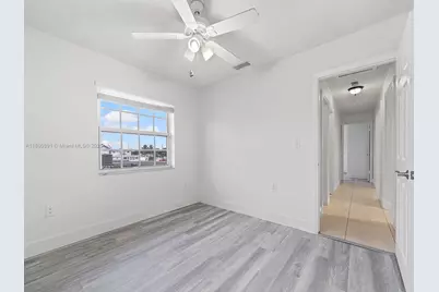 911 E 14th Pl, Hialeah, FL 33010 - Photo 17
