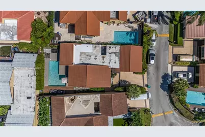 1017 NE 202nd Ln, Miami, FL 33179 - Photo 31