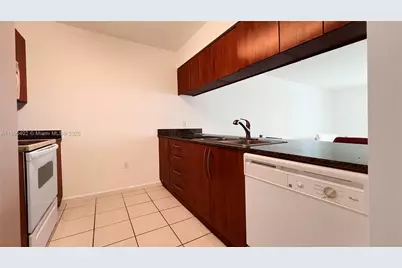 1200 Brickell Bay Dr #2814, Miami, FL 33131 - Photo 3