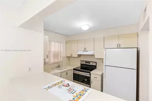 8895 Fontainebleau Blvd, Miami, FL 33172 - Photo 17