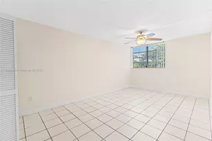 8895 Fontainebleau Blvd, Miami, FL 33172 - Photo 25